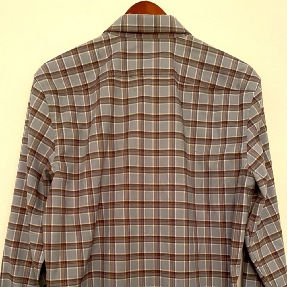 NWOT UNTUCKit Dunato blue and gray plaid flannel brushed pattern. Size Medium - Picture 2 of 6